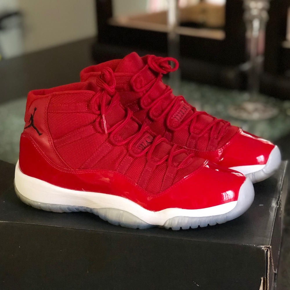 Red white retro 11